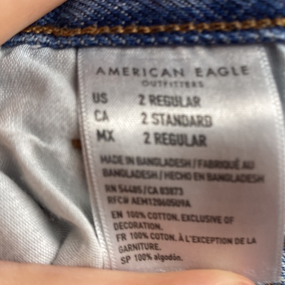 Light blue American Eagle jeans, size 2 mom jeans. - Picture 3 of 3